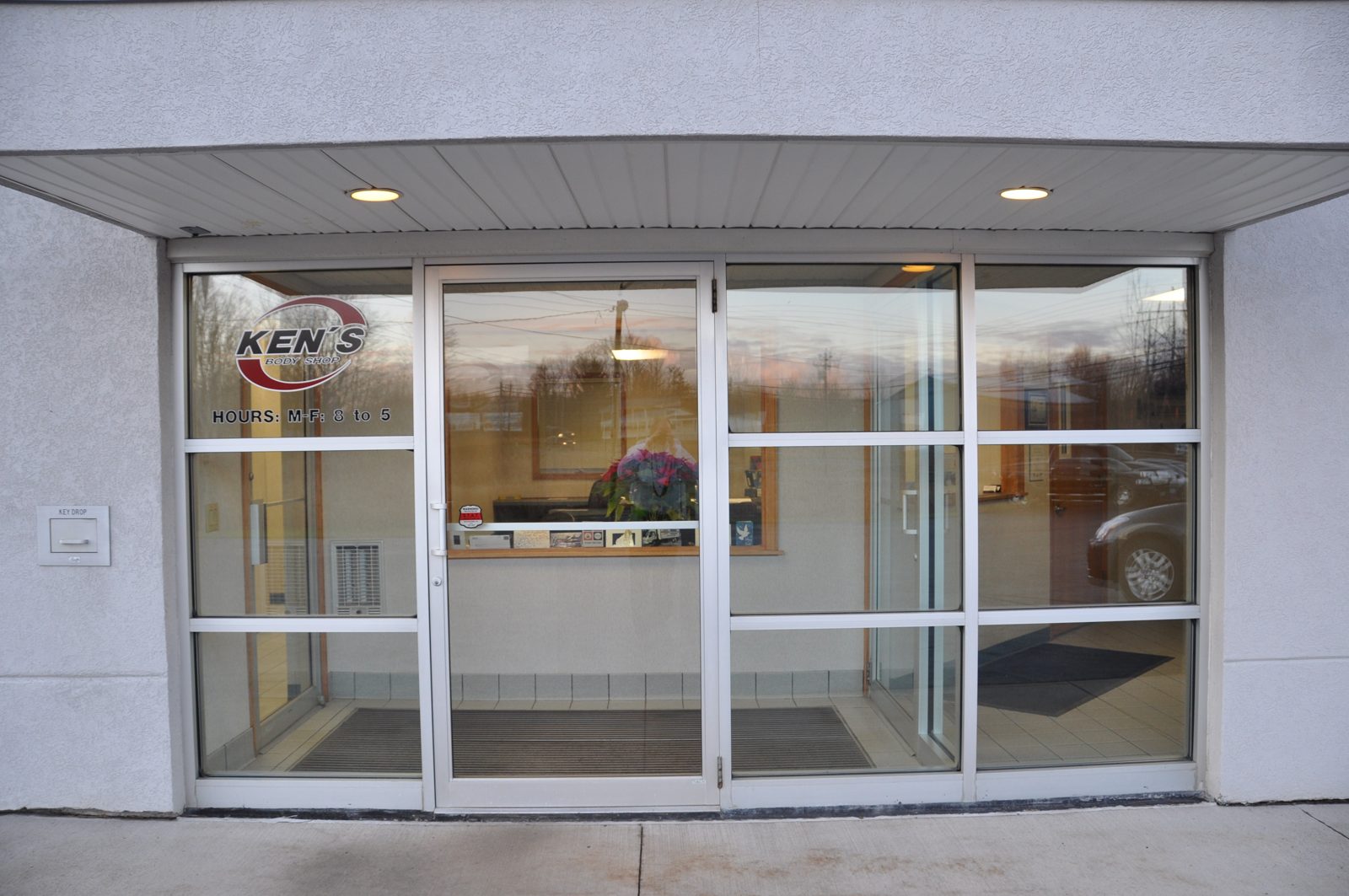 The front entrance of Ken's Body Shop on State Route 104, Oswego NY